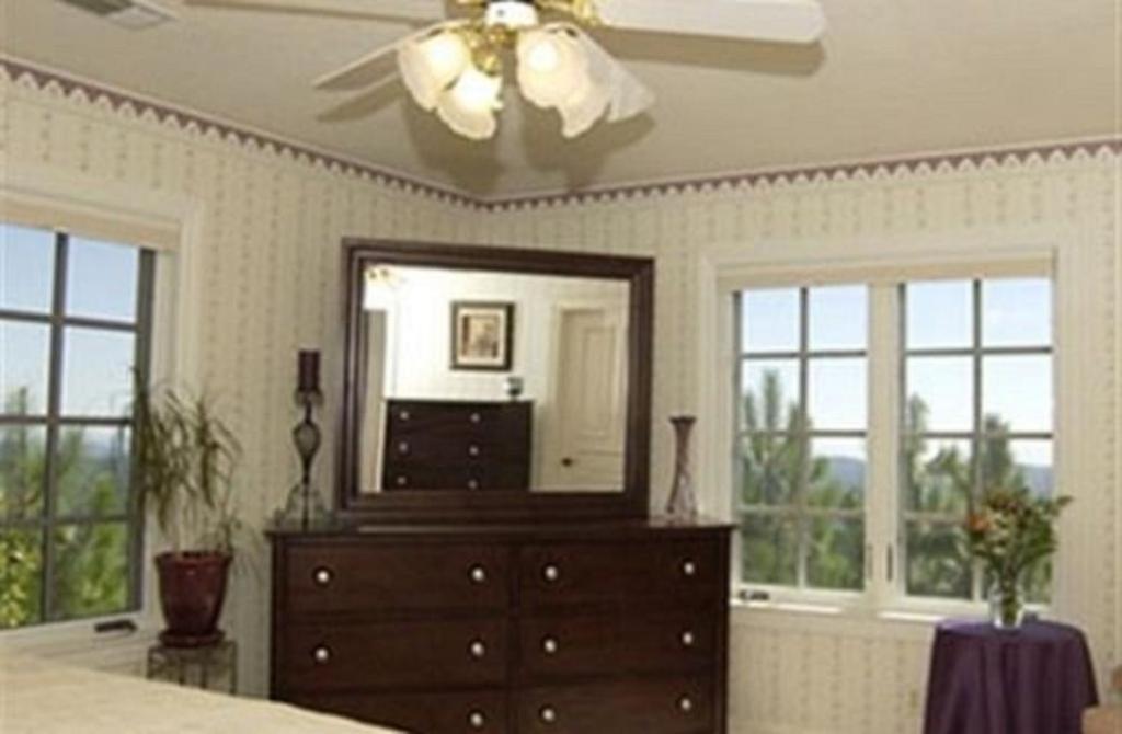 Sierra Sun Cloud Inn - Colfax (Adults Only) Екстериор снимка
